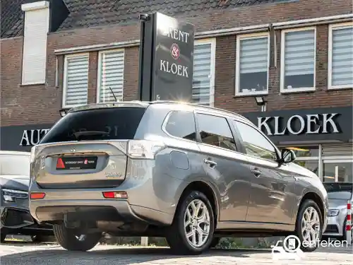 Mitsubishi Outlander 2.0 Plug-In Hybrid 2013