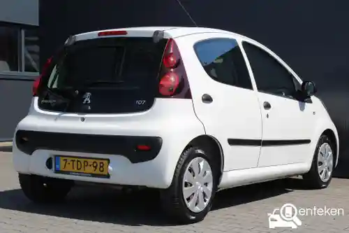 Peugeot 107 1.0 68 2014