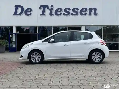 Peugeot 208 1.2 PureTech 82 2013