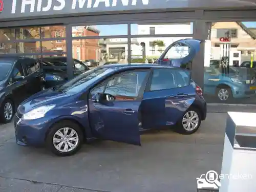 Peugeot 208 1.2 PureTech 82 2013