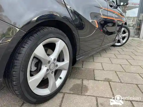 Mercedes-Benz B 180 2013