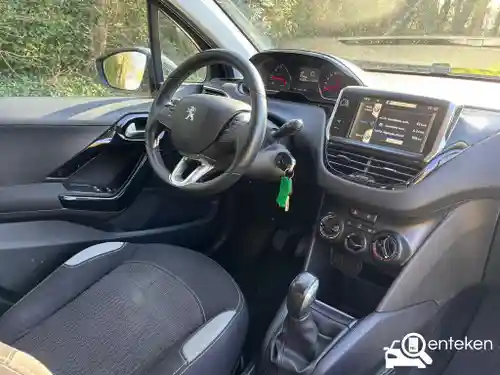 Peugeot 208 1.2 PureTech 82 2014