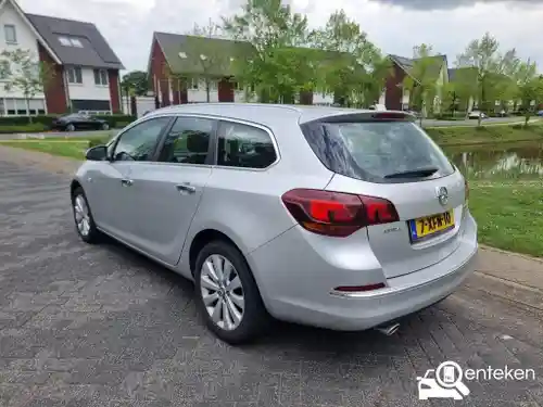 Opel Astra Sports Tourer 1.4 Turbo 2012