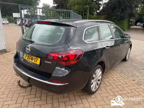 Opel Astra Sports Tourer 1.4 Turbo 2012