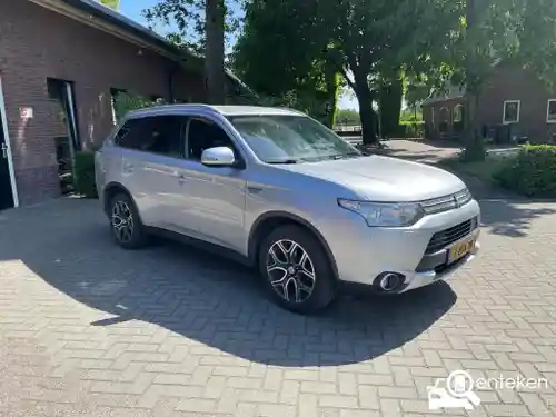 Mitsubishi Outlander 2.0 Plug-In Hybrid 2015