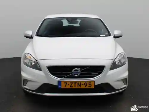 Volvo V40 T2 2015