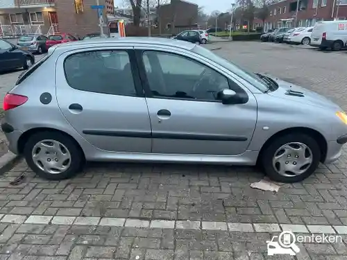 Peugeot 206 75 1999