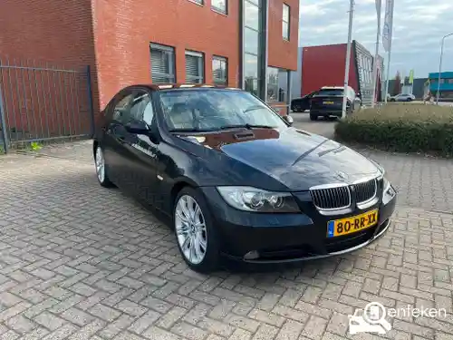 BMW 320i 2005