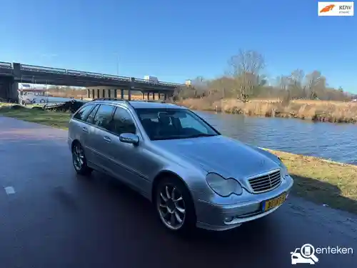 Mercedes-Benz C 240 2001