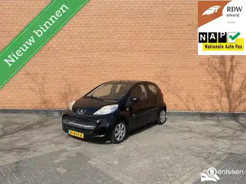 Peugeot 107 1.0 70 2011