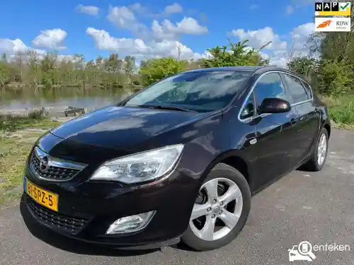 Opel Astra 1.6 Turbo 2011
