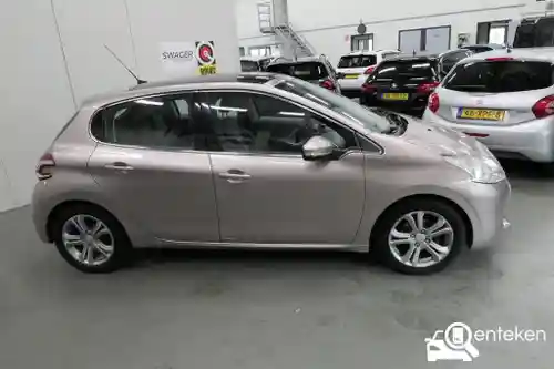 Peugeot 208 1.2 PureTech 82 2012