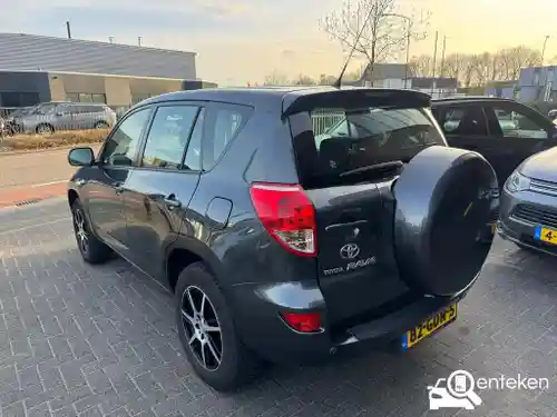 Toyota RAV4 2.0 2006