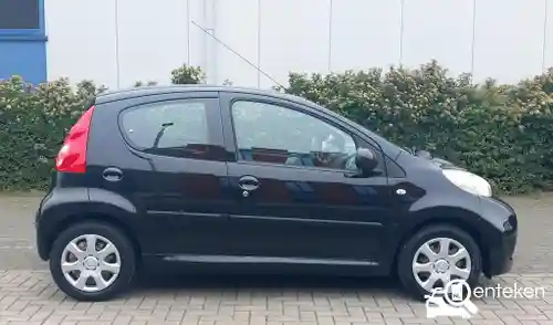Peugeot 107 1.0 70 2012