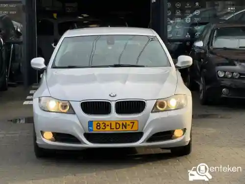 BMW 318i Touring 2010