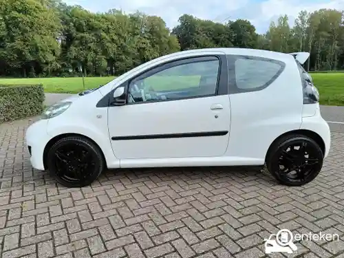 Peugeot 107 1.0 70 2010