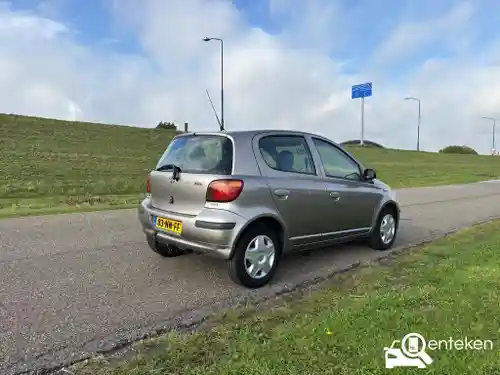 Toyota Yaris 1.3 2004