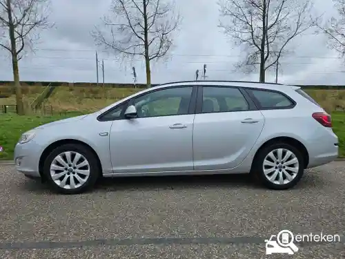 Opel Astra Sports Tourer 1.4 Turbo 2011