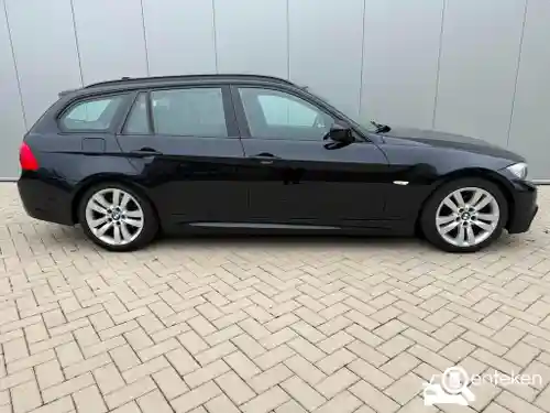 BMW 318i Touring 2012