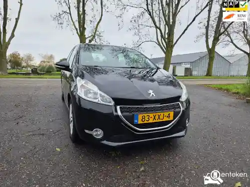 Peugeot 208 1.2 PureTech 82 2012