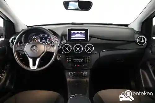 Mercedes-Benz B 180 2013