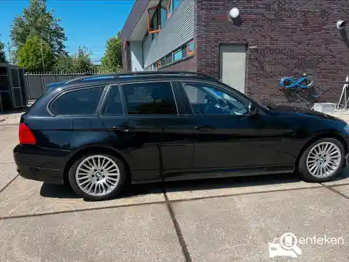 BMW 318i Touring 2009