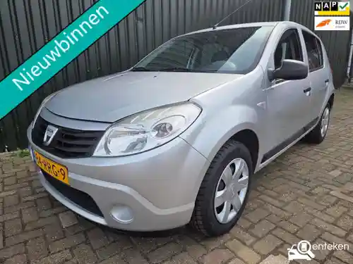 Dacia Sandero 1.2 16V 75 2011