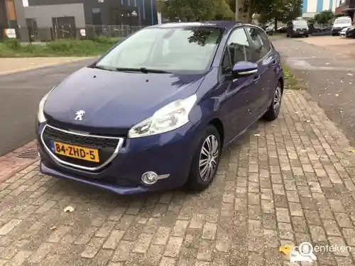 Peugeot 208 1.2 PureTech 82 2012