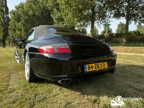 Porsche 911 Carrera Coupé 4 2003