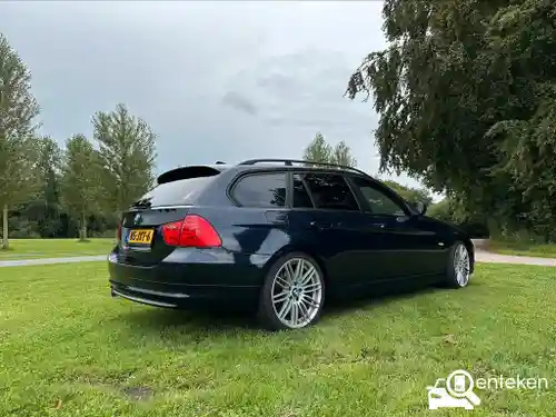 BMW 318i Touring 2009
