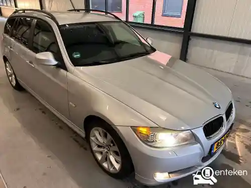 BMW 318i Touring 2010