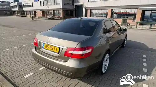 Mercedes-Benz E 200 CGI BlueEFFICIENCY 2011