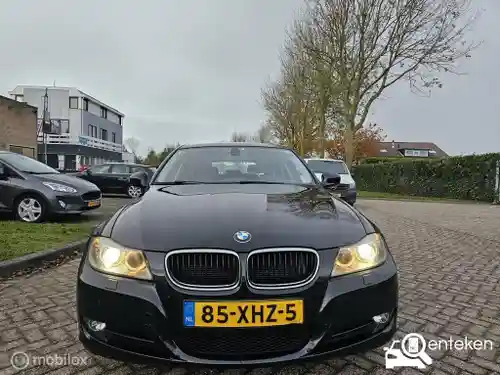 BMW 318i Touring 2012