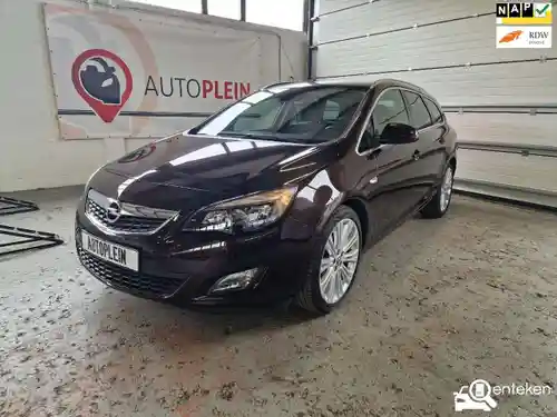 Opel Astra Sports Tourer 1.4 Turbo 2012