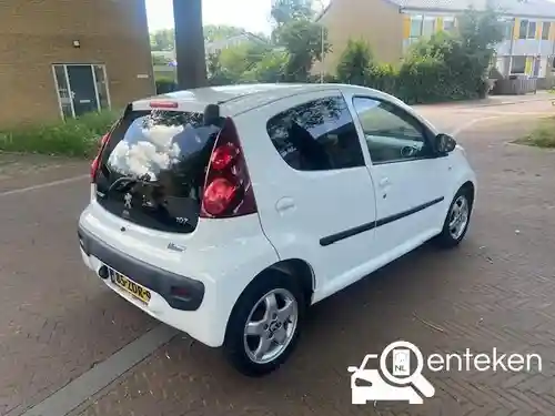 Peugeot 107 1.0 68 2012