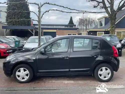 Dacia Sandero 1.2 16V 75 2011