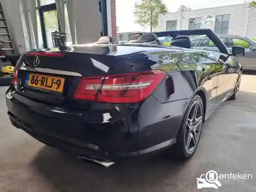 Mercedes-Benz E 200 BlueEFFICIENCY Cabriolet 2010