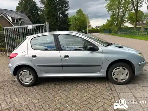 Peugeot 206 75 2000