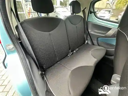 Peugeot 107 1.0 70 2011