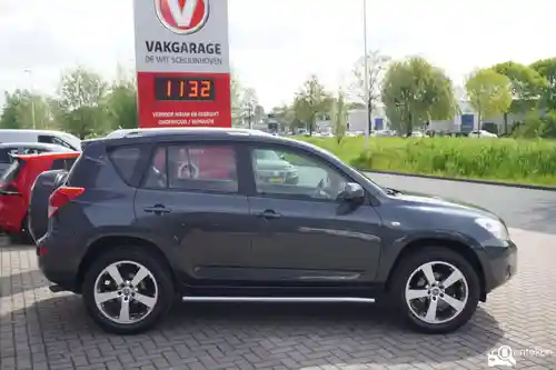 Toyota RAV4 2.0 2006