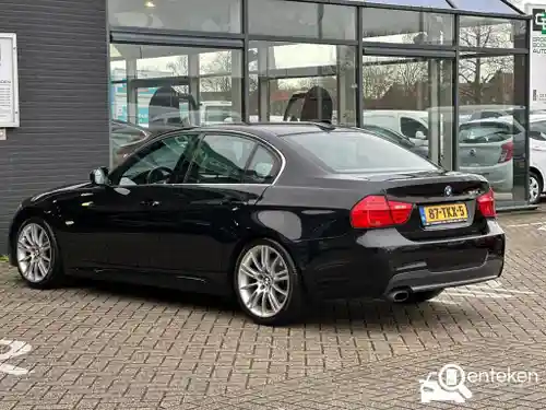 BMW 318i Touring 2012