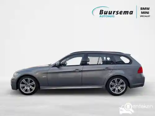 BMW 318i Touring 2011