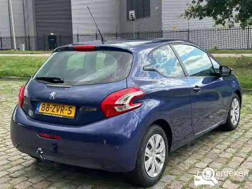 Peugeot 208 1.2 PureTech 82 2013