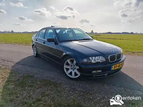 BMW 330i 2001