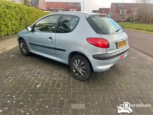 Peugeot 206 75 2002