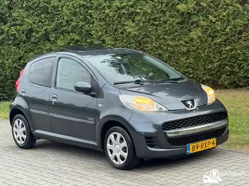 Peugeot 107 1.0 70 2011