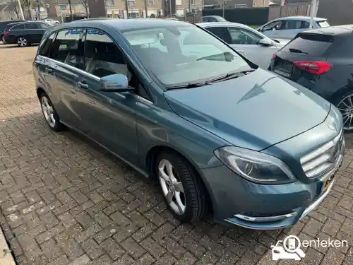 Mercedes-Benz B 180 2013