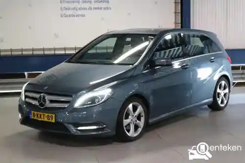 Mercedes-Benz B 180 2013