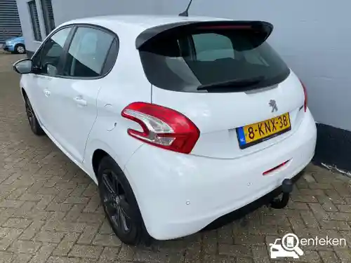 Peugeot 208 1.2 PureTech 82 2013