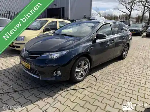 Toyota Auris Touring Sports 1.8 Hybrid 2013